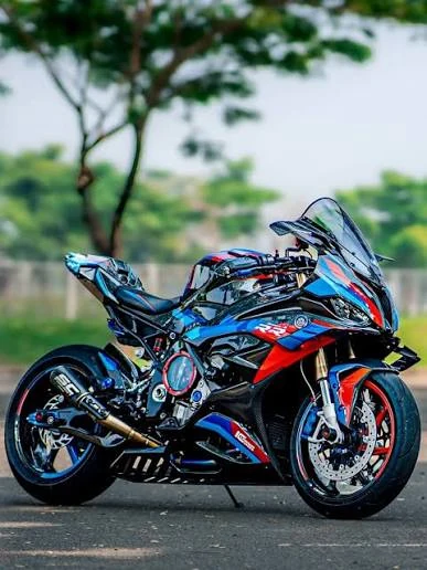 Full carbon BMW M 1000 RR, front three-quarter