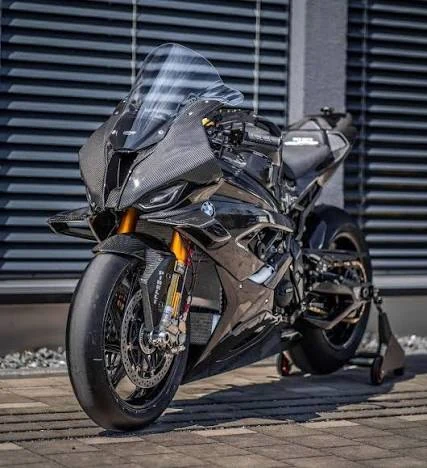 Full carbon BMW M 1000 RR, rear three-quarter